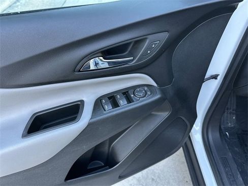 Used 2022 Chevrolet Equinox LS w/ LS Convenience Package image 15