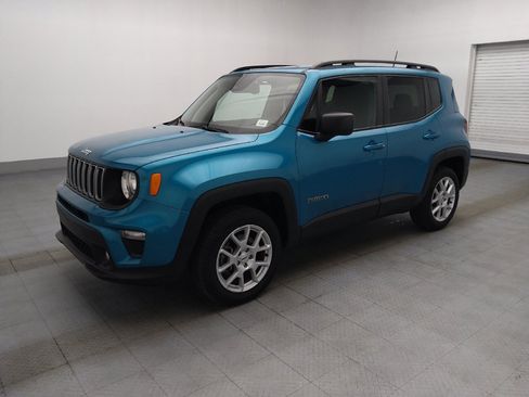 Used 2022 Jeep Renegade Latitude w/ Convenience Group AWD/4WD image 2