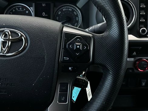 Used 2022 Toyota Tacoma SR5 image 32