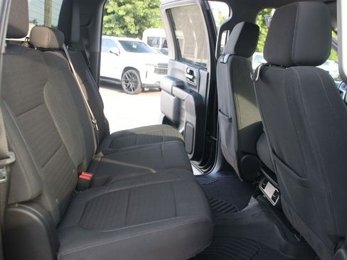 Used 2022 Chevrolet Silverado 2500 Custom w/ Custom Value Package AWD/4WD image 36