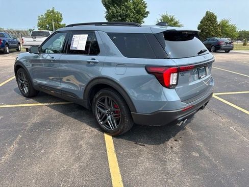 Used 2025 Ford Explorer ST AWD/4WD image 14