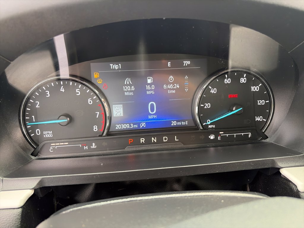 Used 2024 Ford Explorer XLT w/ Equipment Group 202A AWD/4WD image 18