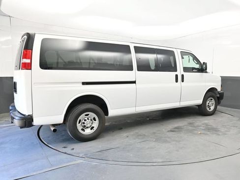 Used 2024 Chevrolet Express 3500 LS RWD image 8