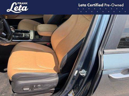 Used 2023 Kia Carnival EX FWD image 10