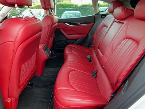 Used 2019 Maserati Levante image 26