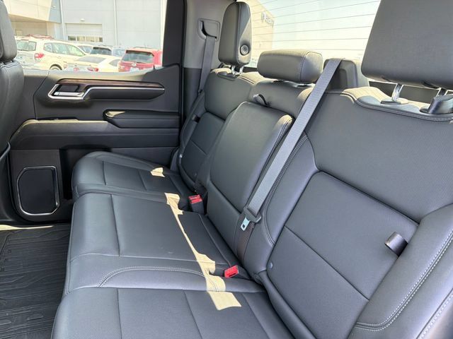 Used 2024 GMC Sierra 1500 SLT AWD/4WD image 21