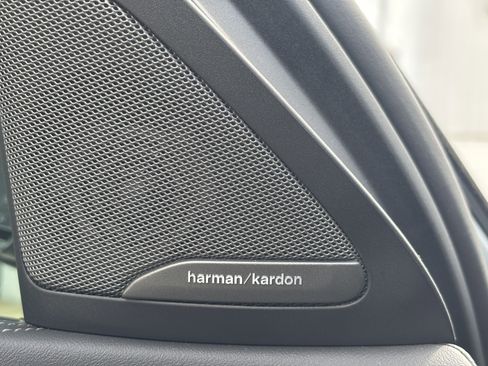 Used 2024 BMW X6 xDrive40i w/ Executive Package image 19