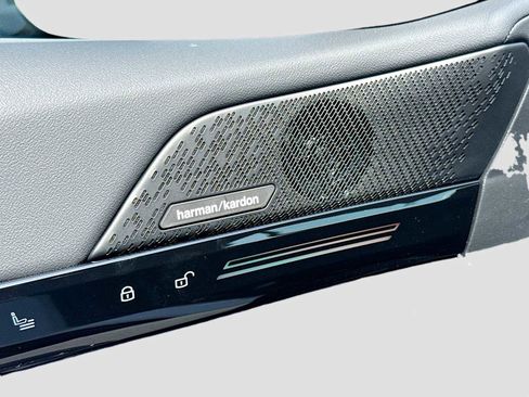 Certified 2026 BMW 530i xDrive AWD/4WD image 18