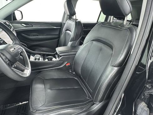 Used 2022 Jeep Grand Cherokee Limited 4xe image 11