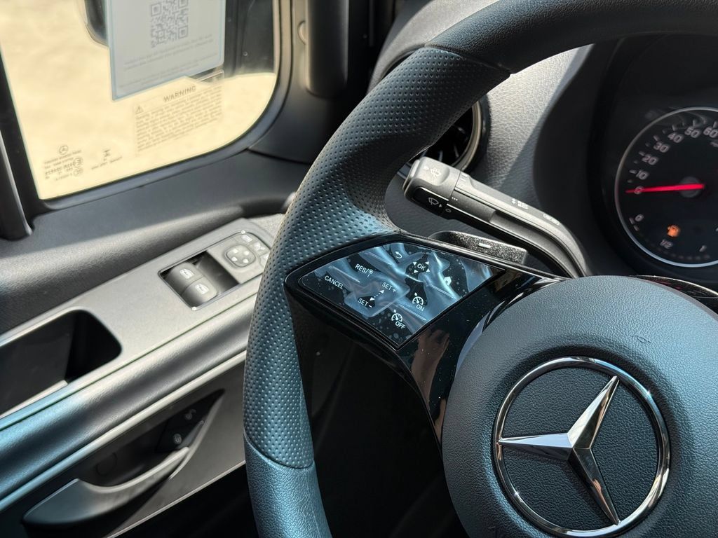 Used 2025 Mercedes-Benz Sprinter 2500 image 17