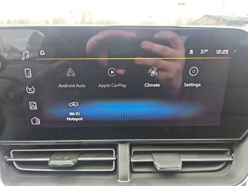 Used 2024 Chevrolet Trax RS w/ Sunroof Package image 20