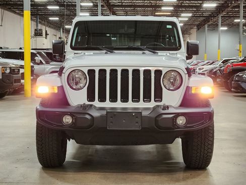 Used 2022 Jeep Wrangler Unlimited Sahara image 2