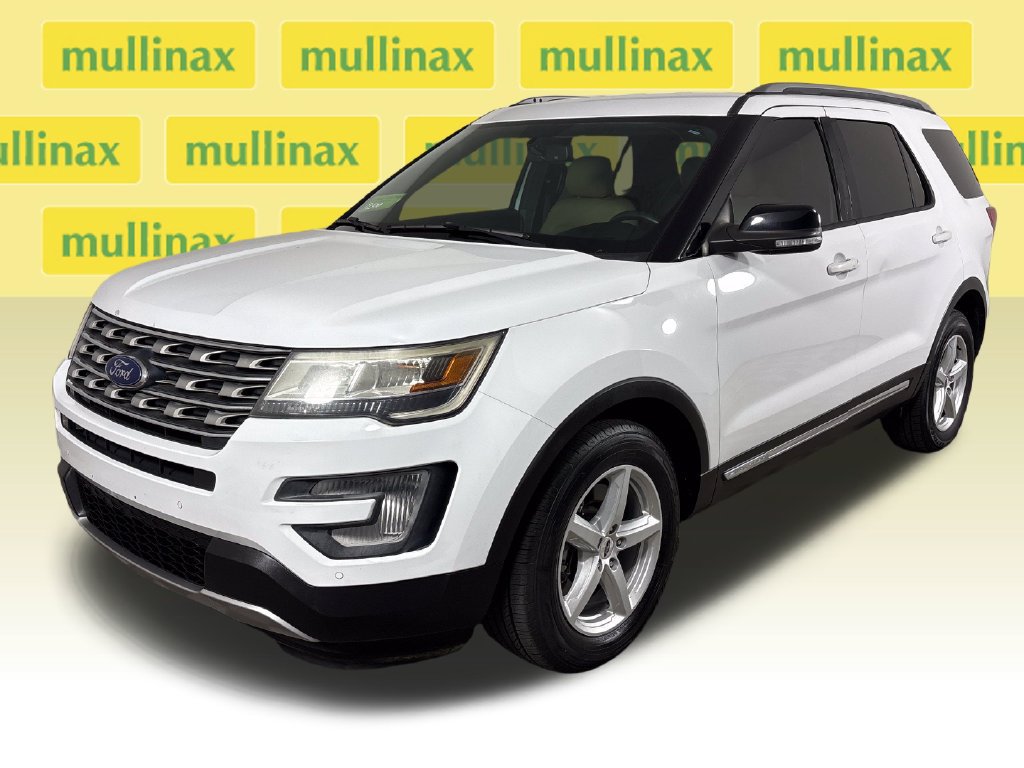 Used 2017 Ford Explorer XLT w/ Equipment Group 202A FWD image 15