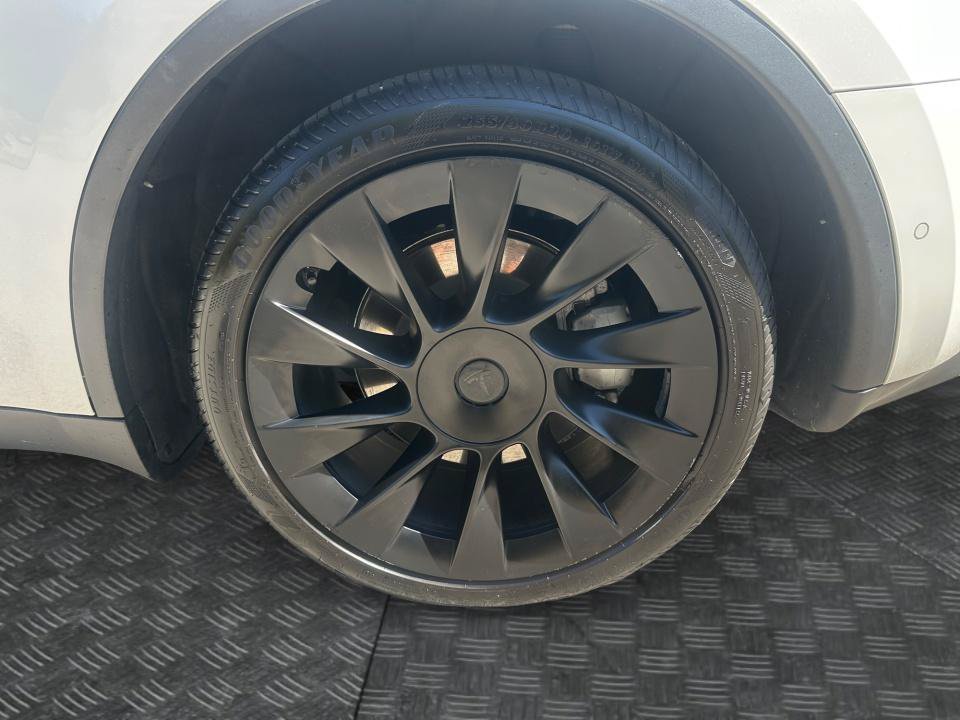 Used 2021 Tesla Model Y Long Range AWD/4WD image 26