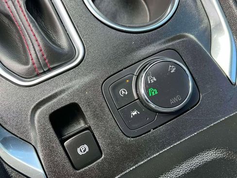 Certified 2023 Chevrolet Traverse RS AWD/4WD image 34