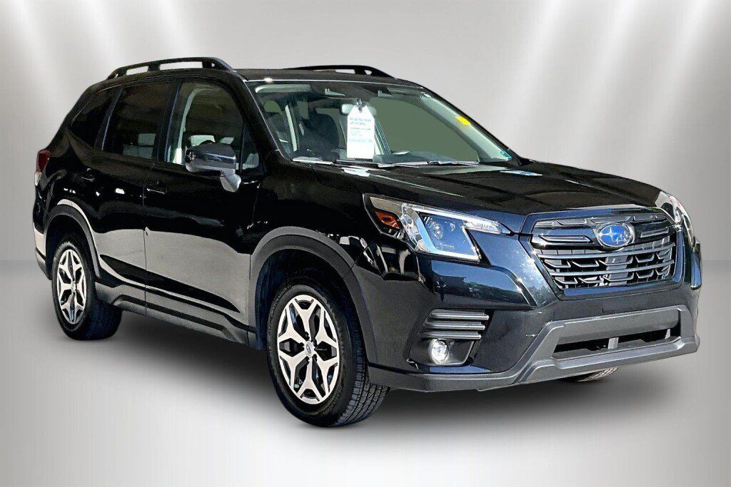 Used 2024 Subaru Forester Premium AWD/4WD image 1
