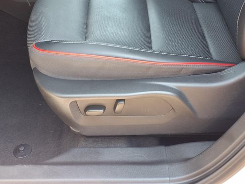 Used 2023 Buick Envision Essence w/ Sport Touring Package AWD/4WD image 4