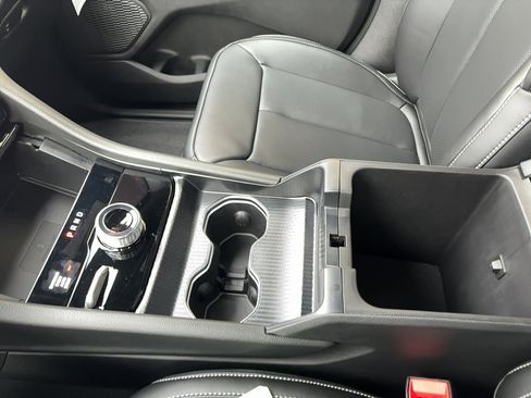 Used 2025 Jeep Grand Cherokee L Limited w/ Luxury Tech Group II image 33