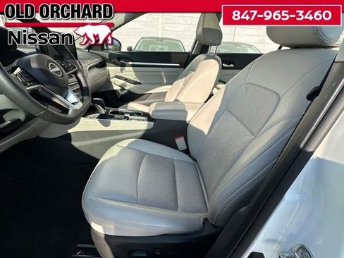 Used 2024 Nissan Altima 2.5 SL AWD/4WD image 10