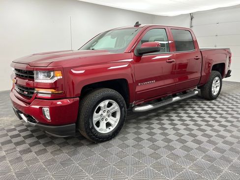 Used 2018 Chevrolet Silverado 1500 LT w/ All Star Edition image 15