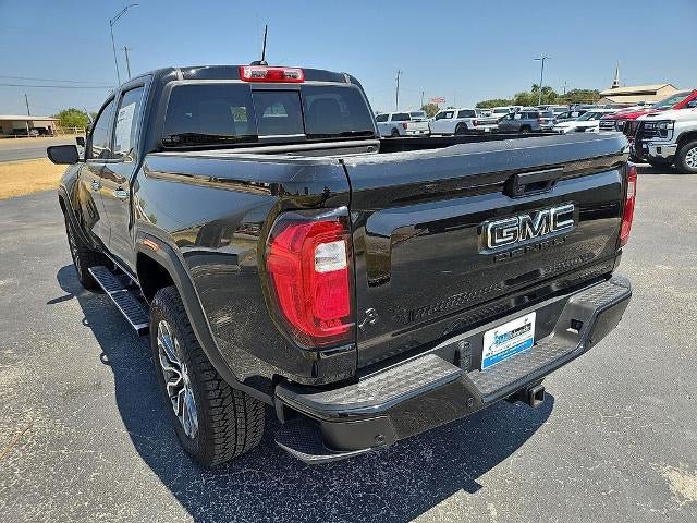 Used 2026 GMC Canyon Denali w/ LPO, Black Badging Package AWD/4WD image 5