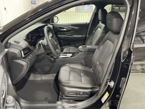 New 2026 Buick Envista Avenir image 2