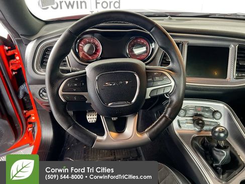 Used 2016 Dodge Challenger SRT Hellcat RWD image 27