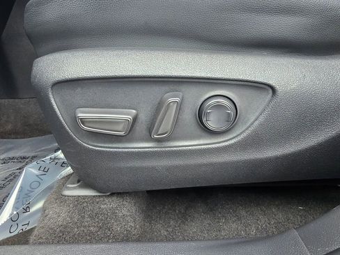 Used 2023 Toyota Highlander XLE FWD image 25