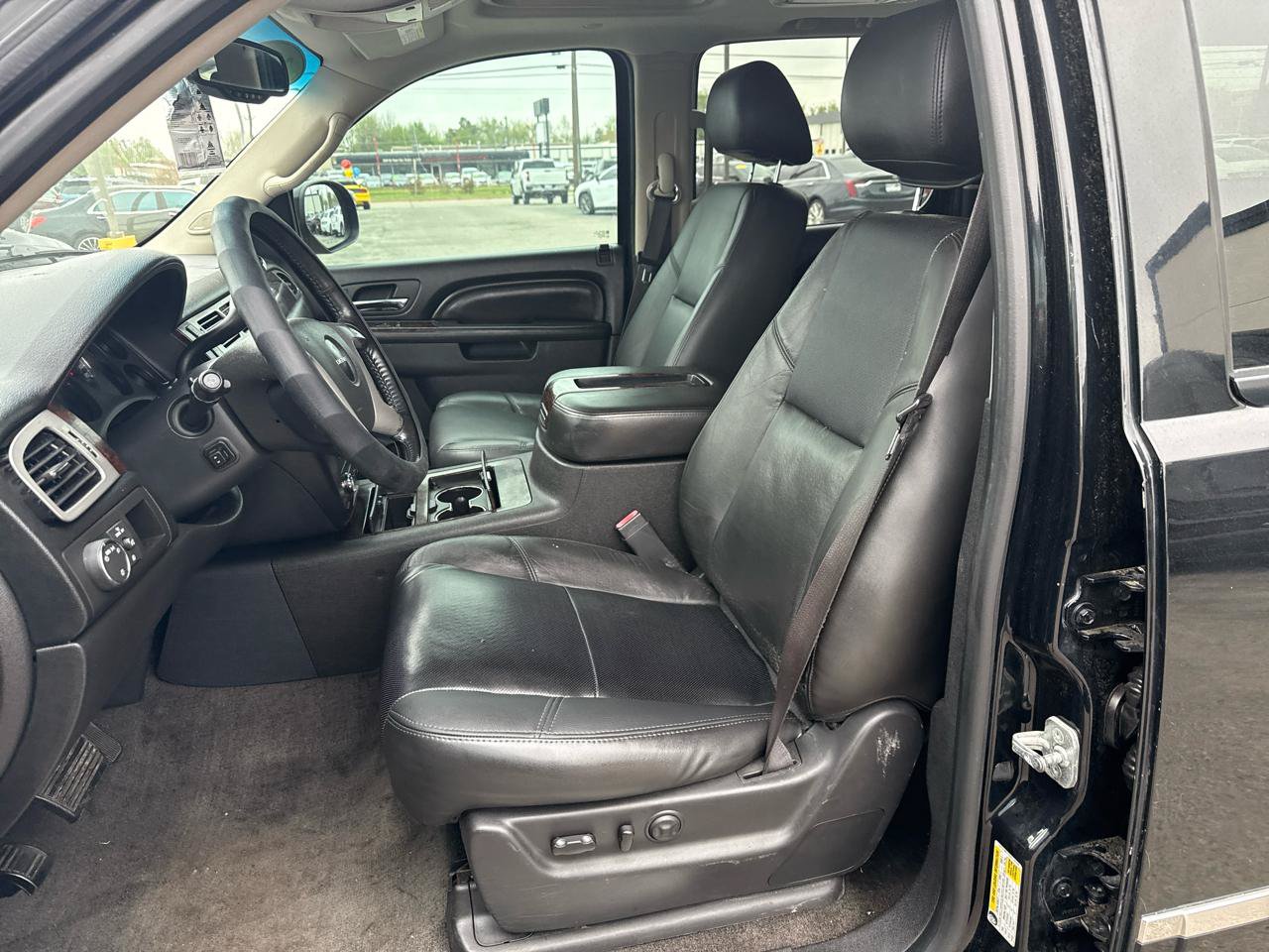 Used 2013 GMC Yukon XL Denali RWD image 11