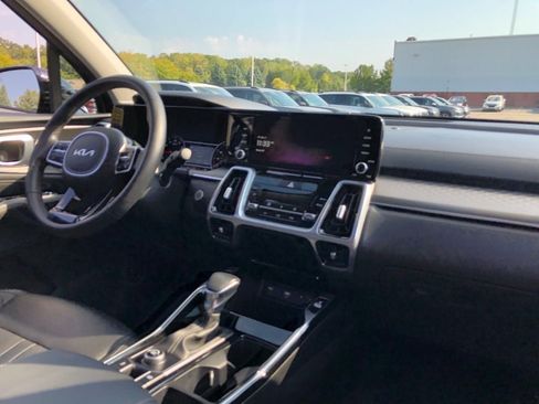 Used 2022 Kia Sorento SX image 18