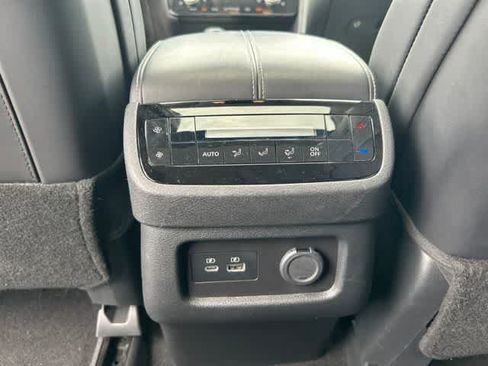 Used 2024 INFINITI QX60 Luxe w/ Performance Audio Package FWD image 11
