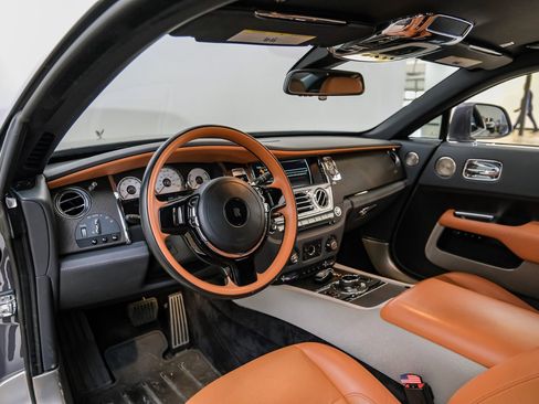 Used 2018 Rolls-Royce Wraith image 12