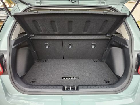 Used 2025 Hyundai Venue Limited FWD image 14