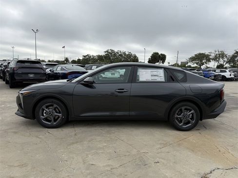 New 2025 Kia K4 LXS image 6