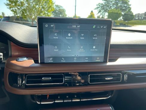 Used 2022 Lincoln Aviator Reserve w/ Equipment Group 201A AWD/4WD image 10