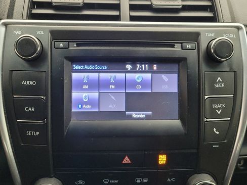 Used 2017 Toyota Camry LE FWD image 25