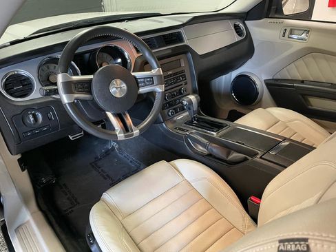 Used 2010 Ford Mustang Coupe RWD image 14
