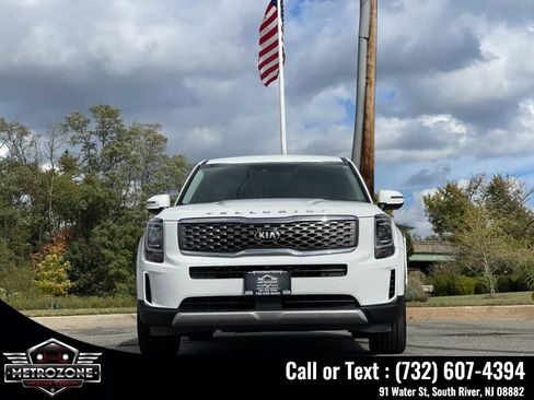 Used 2021 Kia Telluride LX AWD/4WD image 3