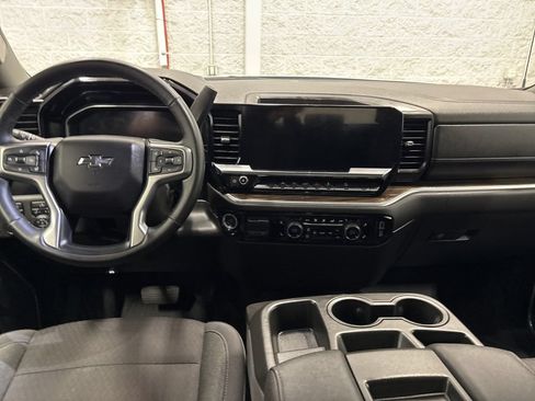 Used 2025 Chevrolet Silverado 1500 RST AWD/4WD image 13