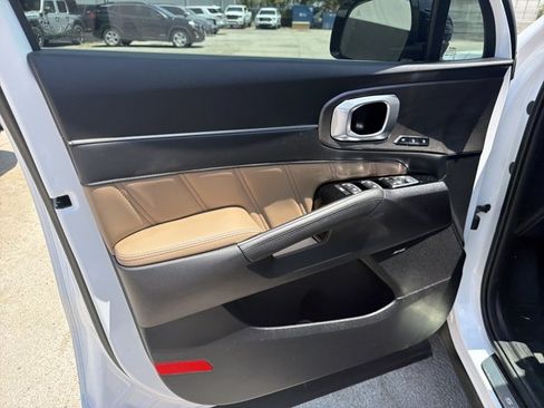 Used 2026 Kia Sorento SX Prestige w/ Olive Brown Leather Package AWD/4WD image 9