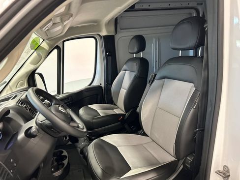 Used 2026 RAM ProMaster 2500 w/ Convenience Group FWD image 14