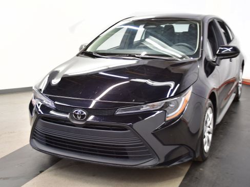 Used 2025 Toyota Corolla LE image 4