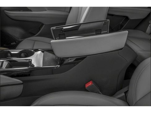 Used 2024 Buick Envision Sport Touring image 9