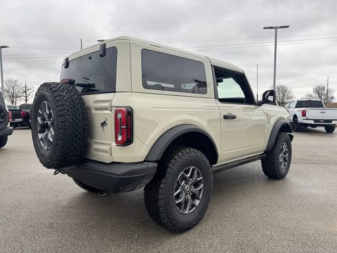New 2025 Ford Bronco Badlands image 6