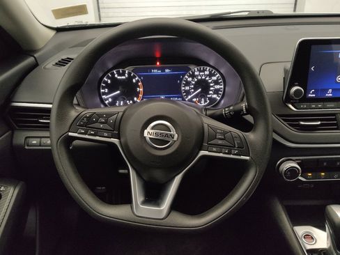 Used 2022 Nissan Altima 2.5 SV FWD image 22