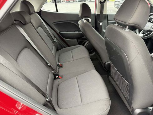 Used 2021 Hyundai Venue SE image 18