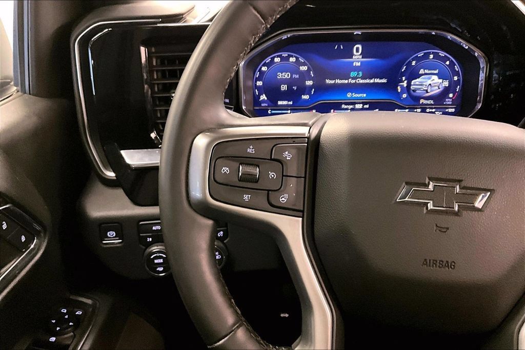 Used 2024 Chevrolet Silverado 1500 RST AWD/4WD image 17