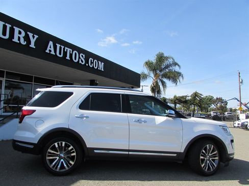 Used 2018 Ford Explorer Platinum AWD/4WD image 8