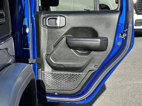 Used 2019 Jeep Wrangler Unlimited Rubicon w/ Dual Top Group image 19