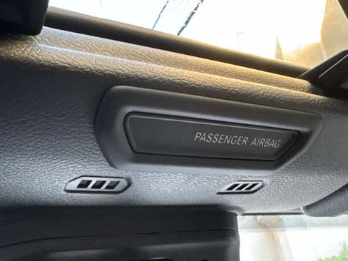 Used 2021 Jeep Wrangler Sport image 31